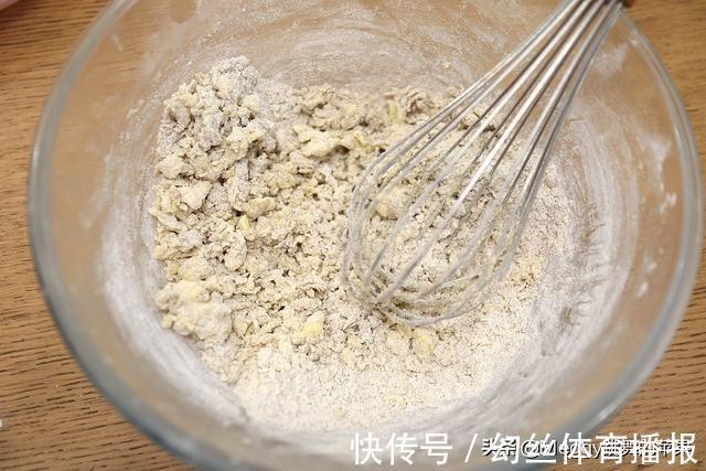 糖粉|教你个百搭饼干配方，粗粮杂粮全麦随意换，13分钟出炉酥香好吃