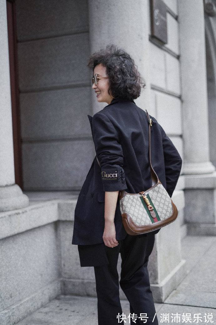 衬衫 母女穿搭又来啦!黑色套西装搭配经典迷人,母女秒变姐妹花