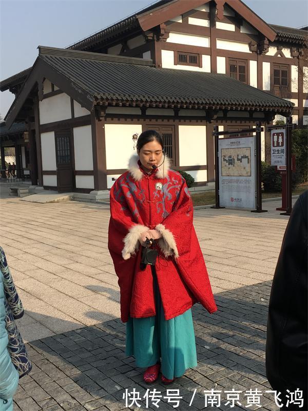 建筑风格|这是我见过最美的讲解员服饰，还有更美的吗？