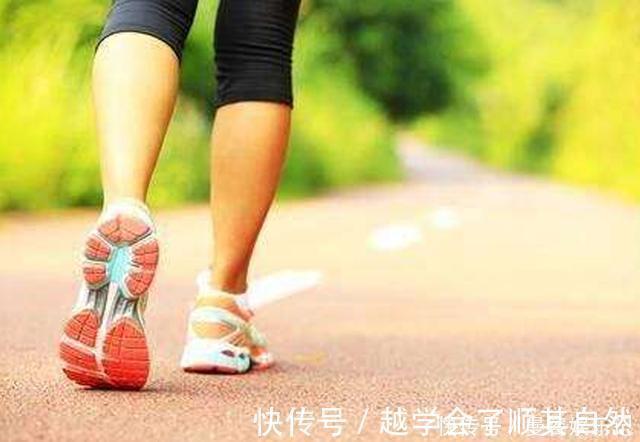 走路姿势#一个人的走路姿势,就暴露了他的人品,古人的经验啥道理