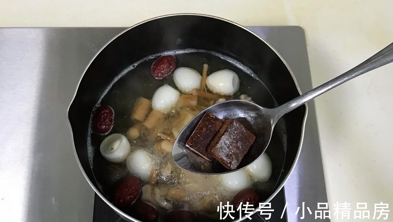 滋补|自制黄芪养生甜汤,营养滋补又好喝,适合这个季节