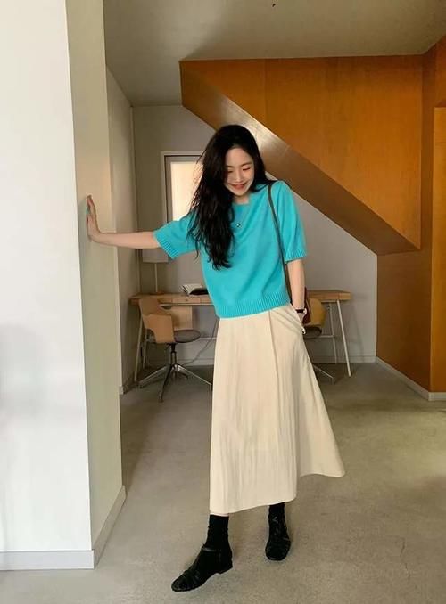 韩国姐姐这么会穿，原来运用了色彩tips，认真学起来你也能美出彩