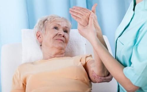 衰老|很多“病”不算病,只是因为年纪大了:这4种疾病,不用过度治疗