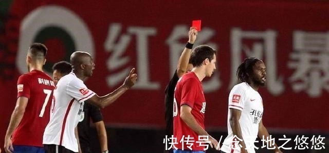 比赛场|红牌意味着什么历史最高纪录单场发了36张