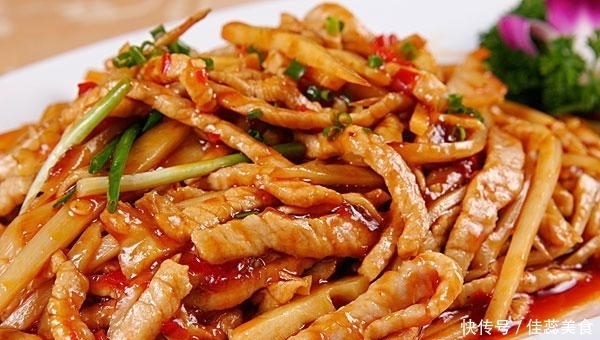 正宗四川鱼香肉丝制作:酸甜微辣,补铁养血,滋阴润燥,独具特色