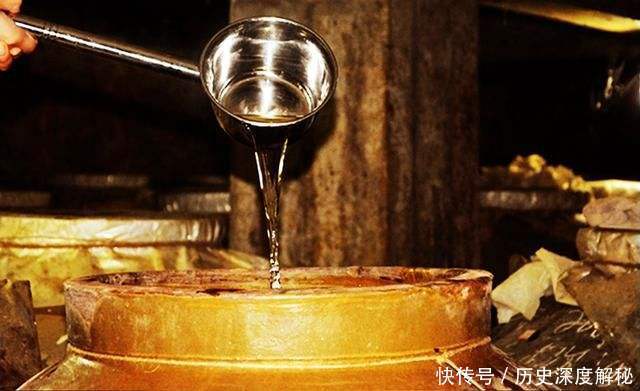 价格|酒水的利润高吗?不就是用粮食造的吗?为何卖这么贵?