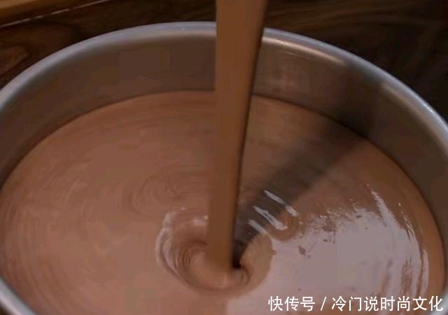 满满的|它有着满满的卡路里,但却是我无法抗拒的诱惑,一切靠后先吃再说