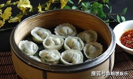 蒸饺子|蒸饺子时，很多人方法错了，难怪饺子干又硬，不会就学着