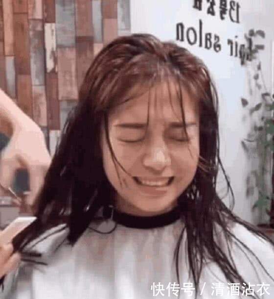 小姐姐剪短发,理发师一剪刀下去心在滴血,剪完是真的很好看