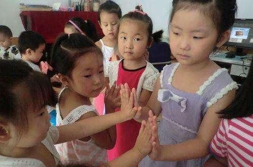 孩子4个部位的长度长于同龄孩子,恭喜家长你孩子未来是大高个