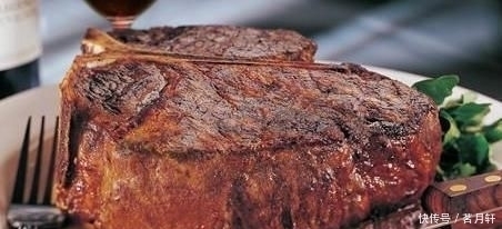 服务员|为啥去西餐厅,服务员先上一份免费的面包?知道真相后你还吃吗?