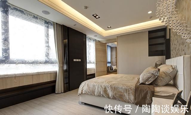 新房|新房装修太漂亮了,玄关吊顶竟然是镜面的设计不禁让人眼前一亮