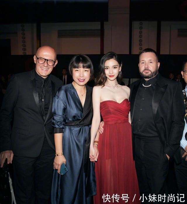 搭配 杨颖颜值高就是任性,身穿黑色丝绒吊带连衣裙高级优雅,气质开挂