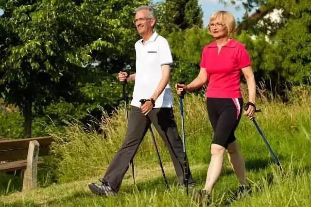膝盖寿命|延长膝盖寿命40年,就用此一招,简单又有效!