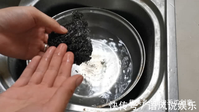 佳俊|用旧的钢丝球别扔掉,再这样处理一下,一年能省不少钱!