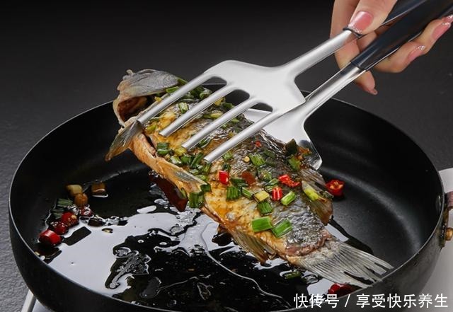 无论煎什么鱼,只要牢记“1道口诀”,煎出来的鱼不破皮还不粘锅!