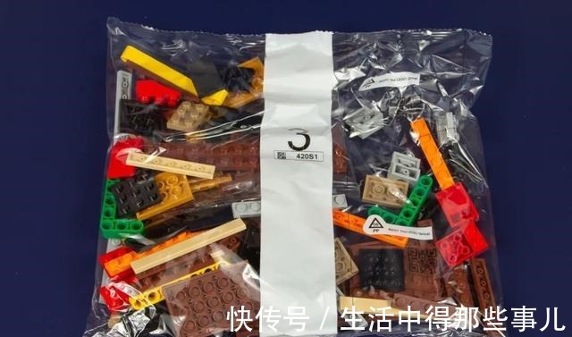 羽毛|乐高哈利波特76391霍格沃茨经典藏品开箱评测!