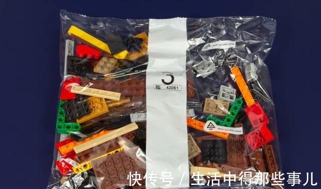 羽毛|乐高哈利波特76391霍格沃茨经典藏品开箱评测！