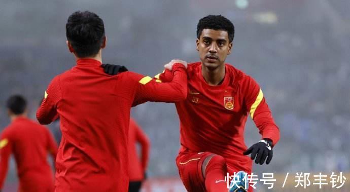 世预赛|从0-0到1-0!12强赛格局变天,阿曼赢球=神助攻国足,5队齐鼓掌