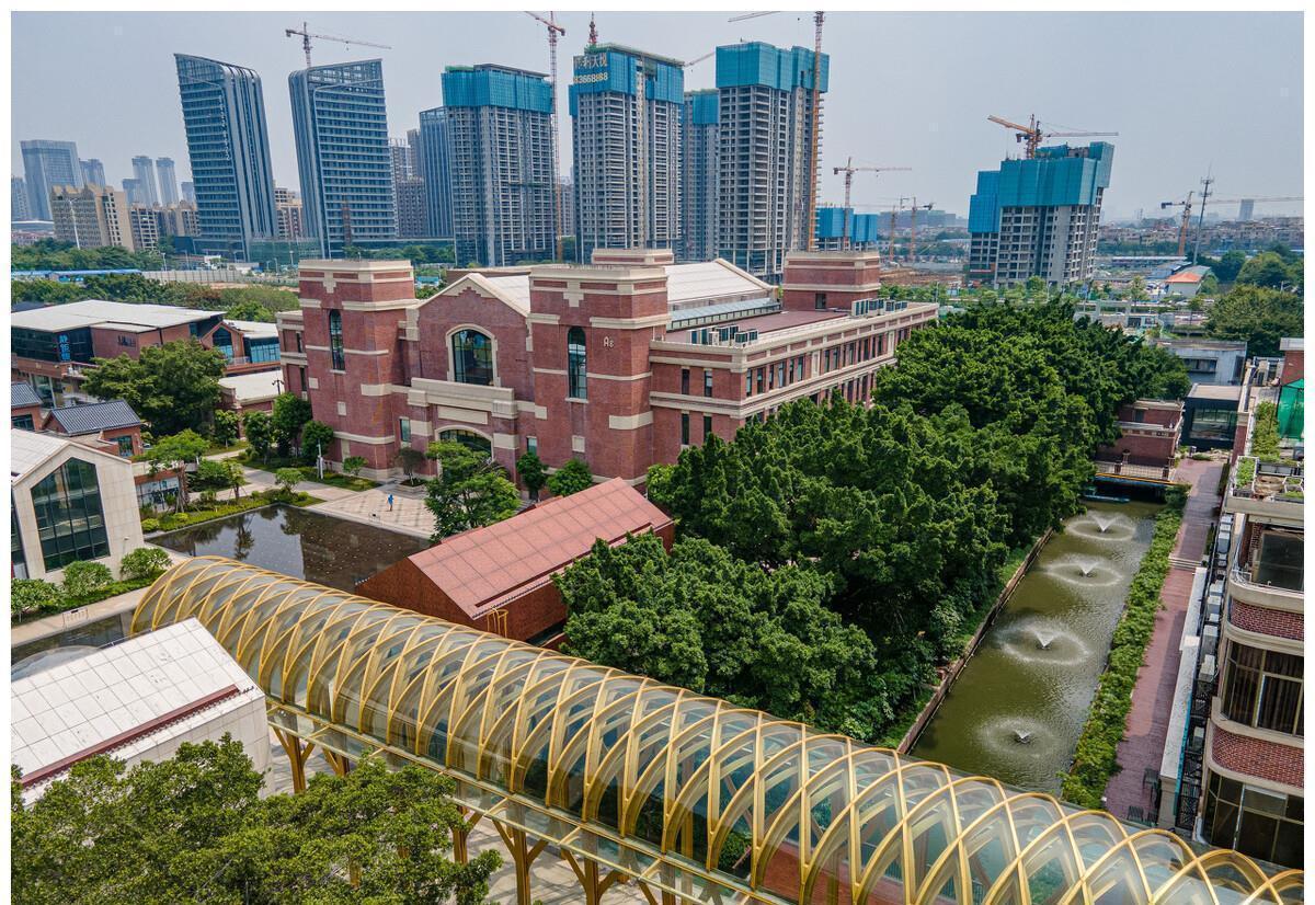 房子|如果我国房价暴跌70%,老百姓真的就能买得起房了吗?