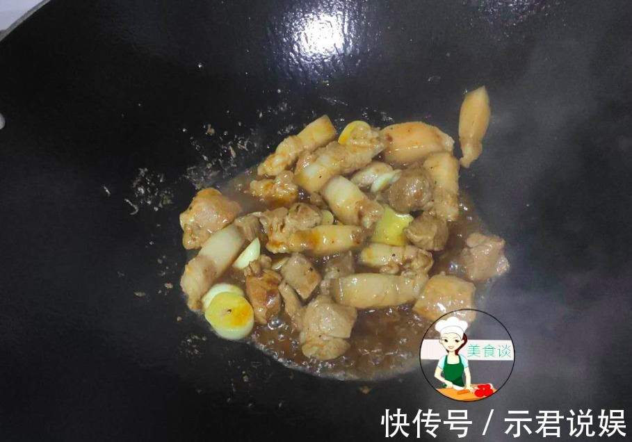 土豆和此是绝配，我隔三差五做一锅，营养又好吃，大人小孩都喜欢