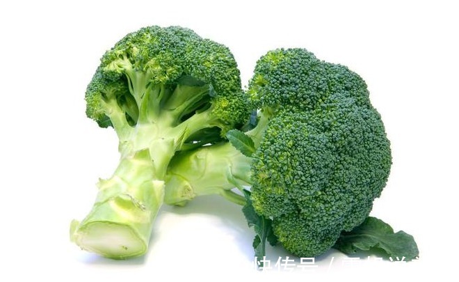 炒西兰花时，有人先焯水，有人直接炒，都不对，教你正确做法
