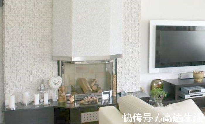 不锈钢|新房装修不要装瓷砖踢脚线了，师傅一看就摇头，如今流行这么做