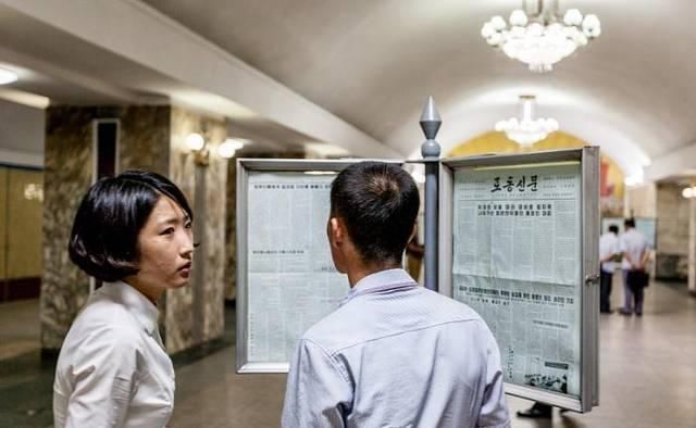 旅游朝鲜,看到街头独自行走的姑娘,上去搭讪,却被漠视了