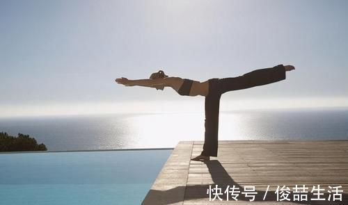 动作|7个基础瑜伽体式，很多人都难做好，超详细体式讲解，值得你收藏