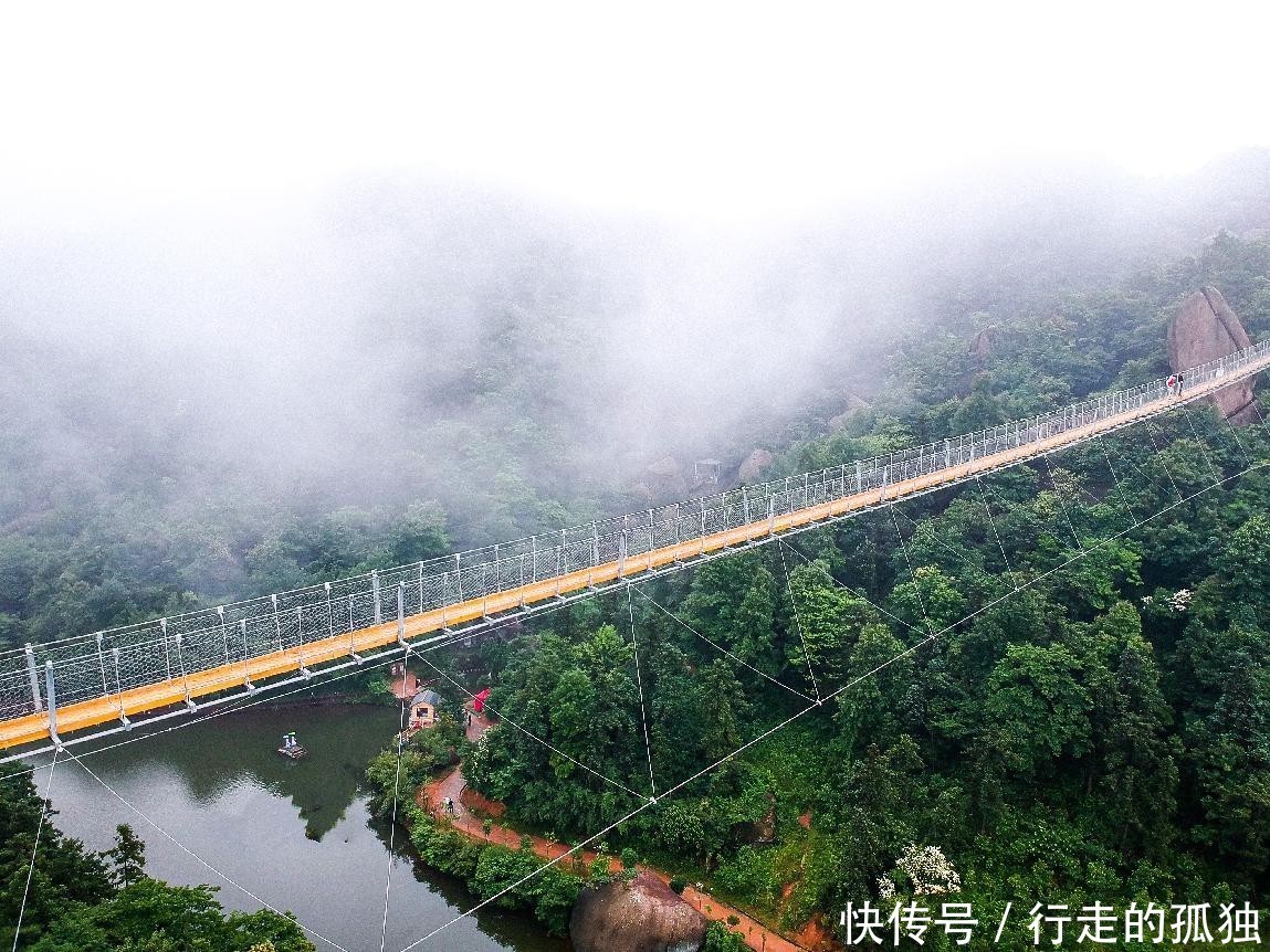 龙头峰|巨石山丨过江龙吊桥，横跨天险之上，挑战心跳极限，抒写九天热血