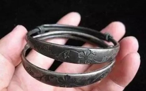 养人|银手镯可以“养人”,吸身体的“毒素”专家给出了真相,来看下