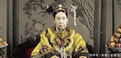 生活|20年来没剪过指甲，私人问题需要别人伺候她过着慈禧般的生活