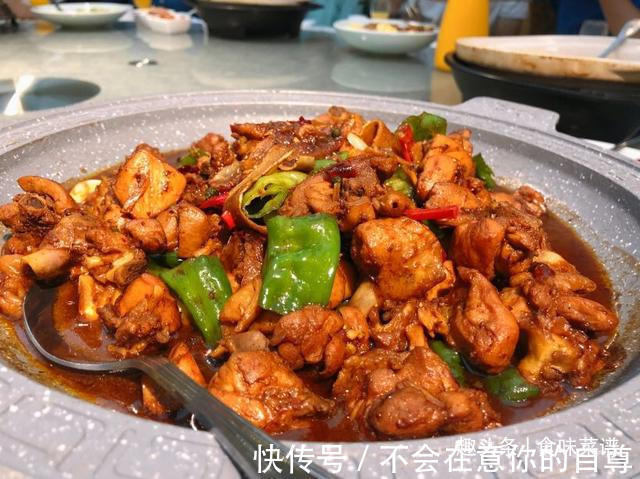 老丈人办升学宴,我随礼一千元,看看他安排的这桌菜,值多少钱