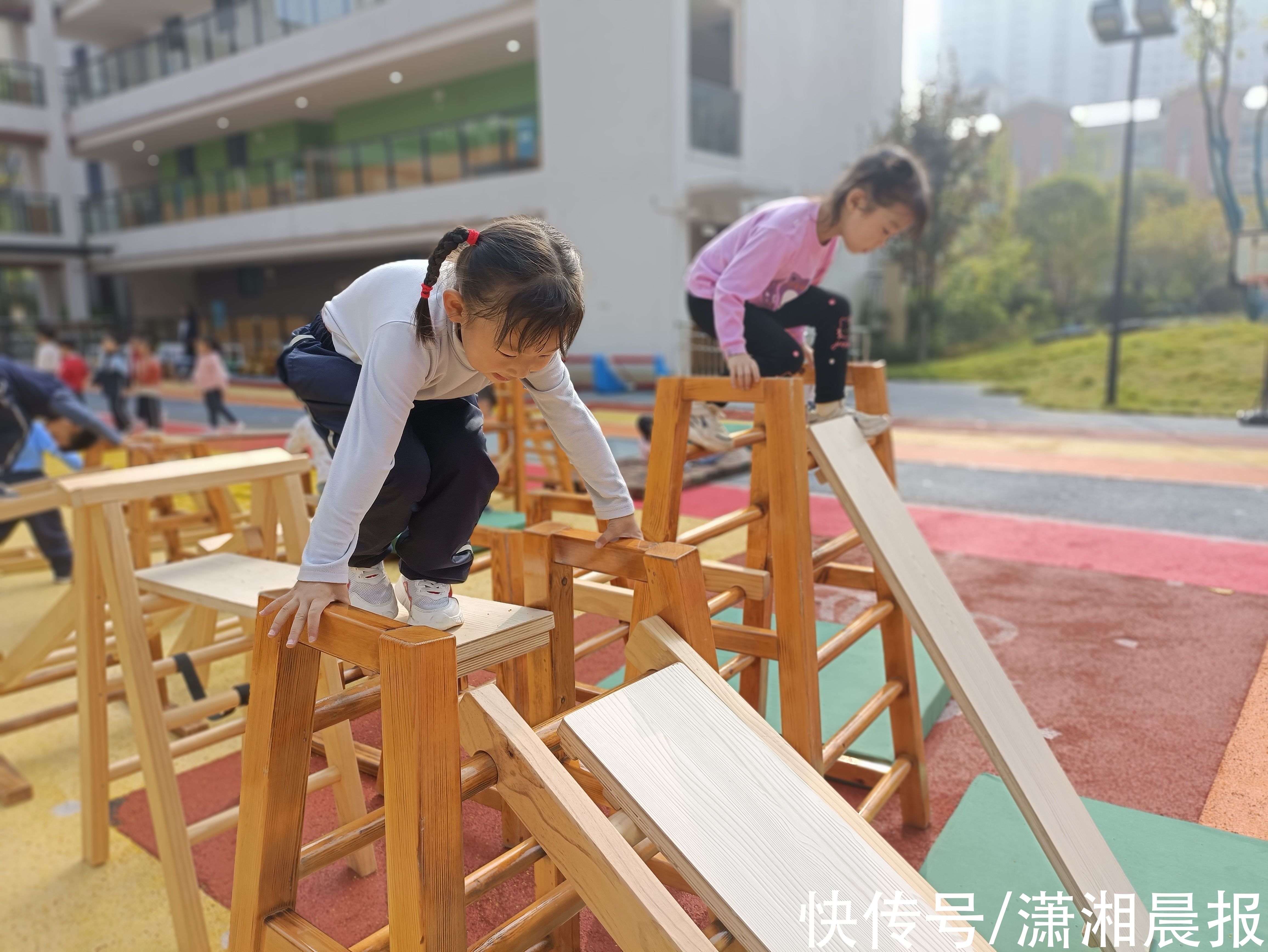 幼小衔接|配合“双减”推动科学幼小衔接，长沙这所幼儿园造出11个“游乐场”