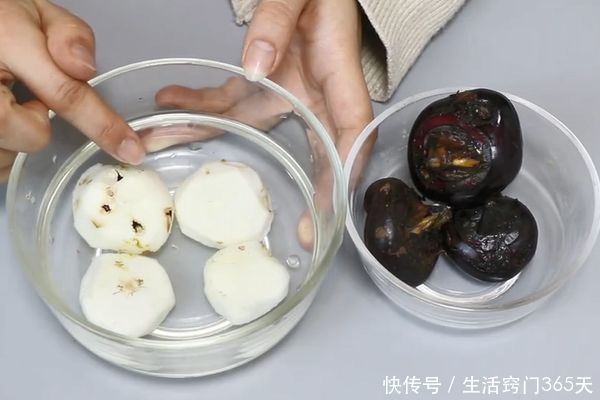 马蹄去皮原来这么容易，用这个小妙招，比剥香蕉还简单，厉害了