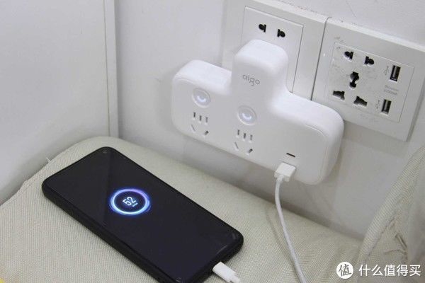 插孔|家里插座不够用?不存在aigo 2个插座转换器搞定,还带快充功能