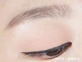 刘雯金高银都是单眼皮，怎么就比你好看？还得靠这个眼妆小秘诀