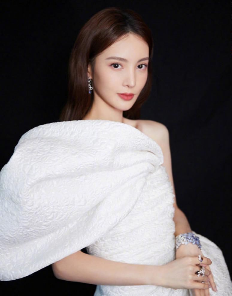 央视跨年阵容:周深凤凰传奇确认参加,看到最后两个:爷青回