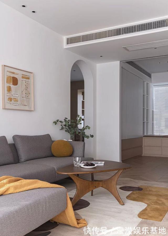 折叠门|100㎡小三房,坚持全屋打满柜子,飘窗这样设计,太实用了