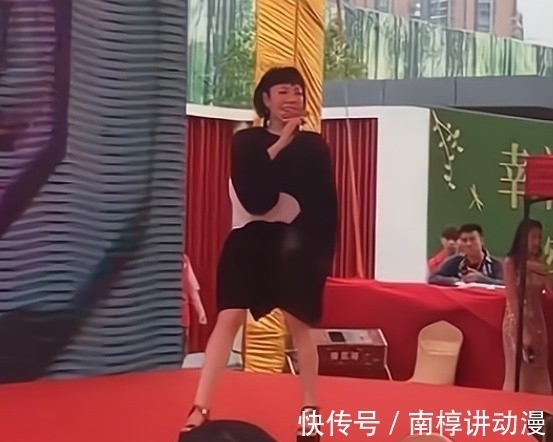 中國好聲音|“巨星”吳莫愁：從1.3億代言費，到縣城街頭賣唱，她經(jīng)歷了什么