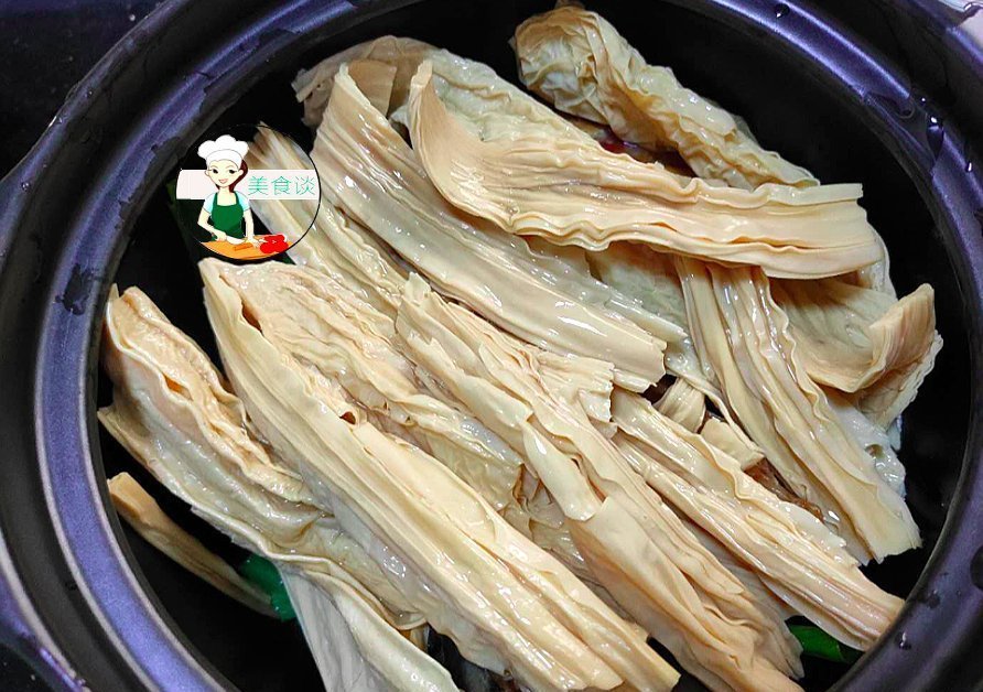 鱼头|冷天,家人最馋我做的腐竹鱼头煲,焖一锅特鲜美,好吃营养又好做