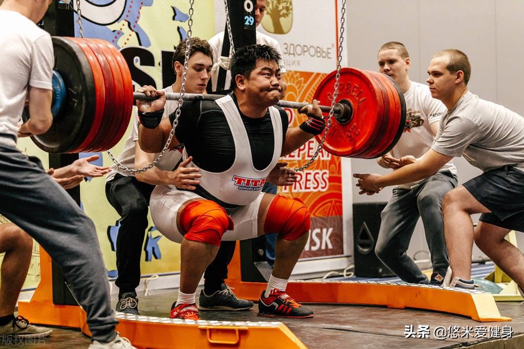 身材|肥胖男生直接做器械训练，3个月后可以练出肌肉身材吗？