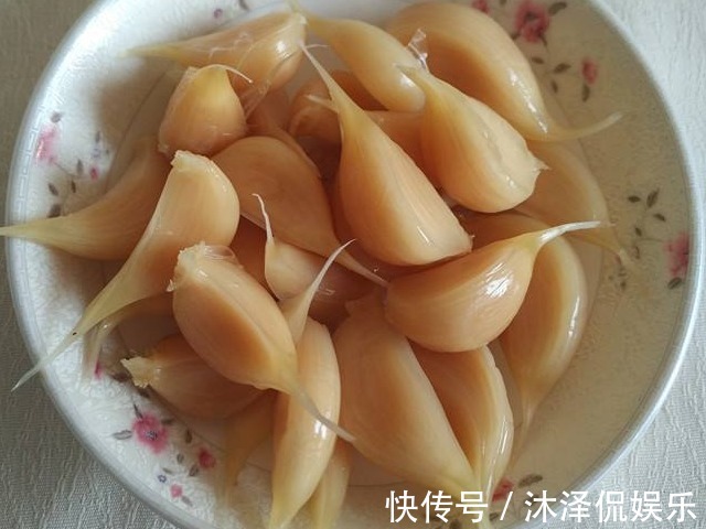 小小一颗蒜,竟是全家的保健“药”,每天来一瓣,保健效果佳