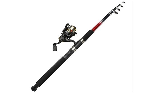 四川一男子水库里野钓，鱼一条没有却意外收获了一只鸡，咋回事？