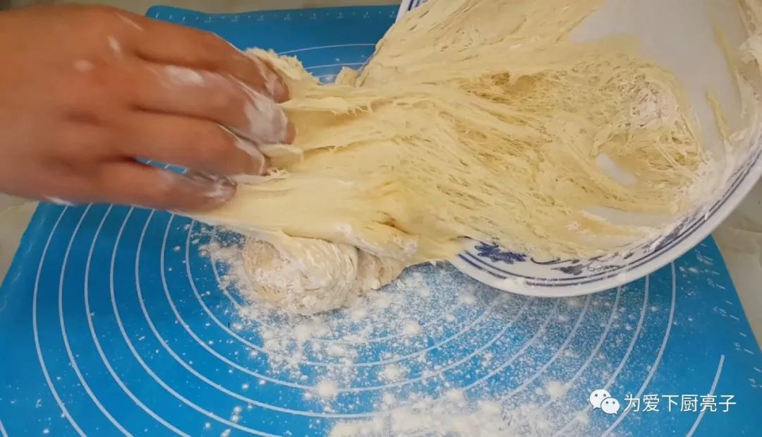 烙饼怎么做才最香吗，掌握3个技巧，第一次下厨也能成功，太香了