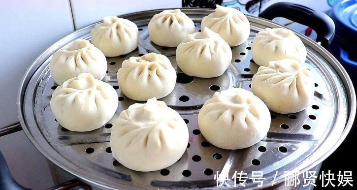 蒸包子时不要直接上锅蒸!牢记3诀窍,包子暄软蓬松不塌陷