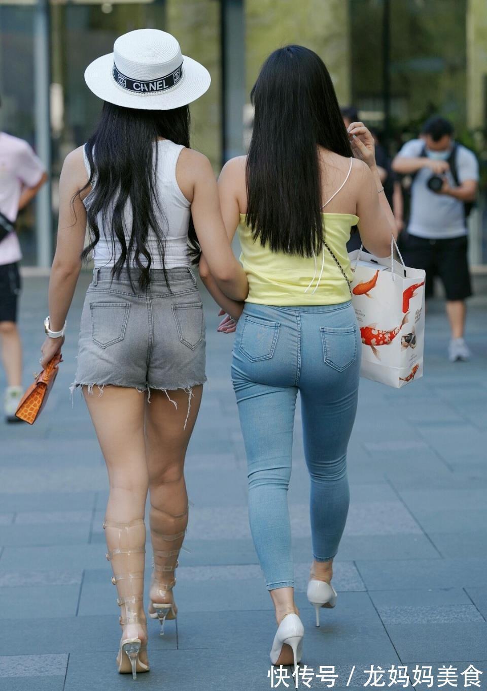 搭配|女生穿搭牛仔裤,就要搭配高跟鞋,显瘦增高魅力十足