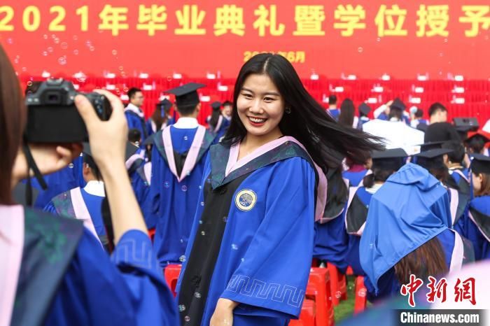 学位服|南昌大学举行2021年毕业典礼 江西高校迎毕业季