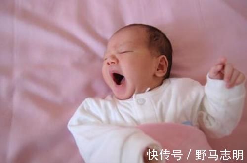 新生儿|襁褓再好用也有弊端,3种情况不要用,新手爸妈别不当回事