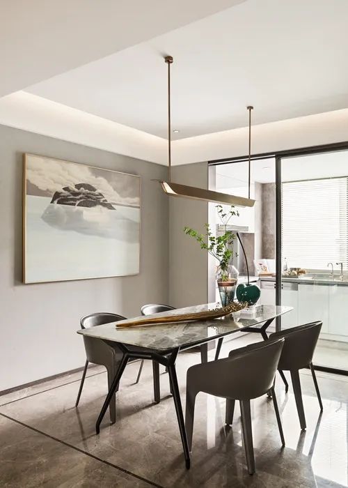 舒适|168㎡现代艺术宅,摈弃繁杂与浮夸,轻盈舒适的设计